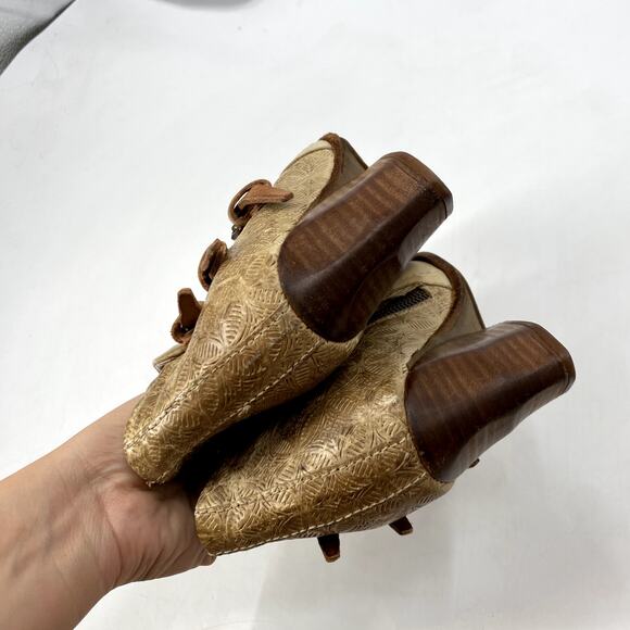 A.S.98 37 Cream Buckle Pointed Toe booties - Picture 5 of 6